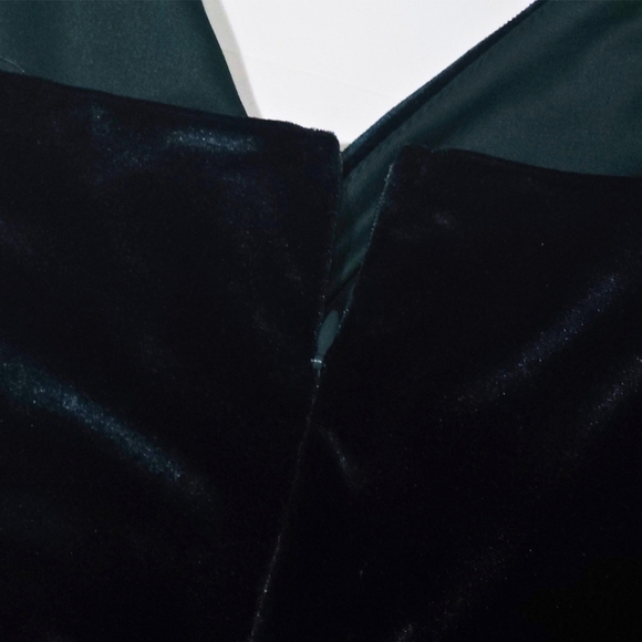 She + Sky Stretch Emerald Green Velvet Mini Dress Medium - Picture 8 of 9